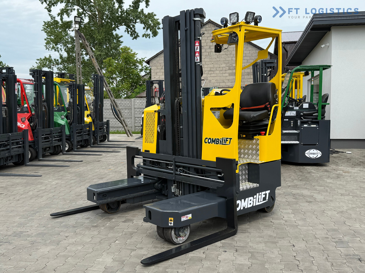 COMBILIFT MR / ELECTRIC / TRIPLEX – 6000MM / FULL FREE LIFT / WIDE POSITIONER / FORK SIDESHIFT / ONLY 1400 HOURS / LIKE NEW - Négyutas tolóoszlopos targoncá: 1 kép. COMBILIFT MR / ELECTRIC / TRIPLEX – 6000MM / FULL FREE LIFT / WIDE POSITIONER / FORK SIDESHIFT / ONLY 1400 HOURS / LIKE NEW - Négyutas tolóoszlopos targoncá: 1 kép.