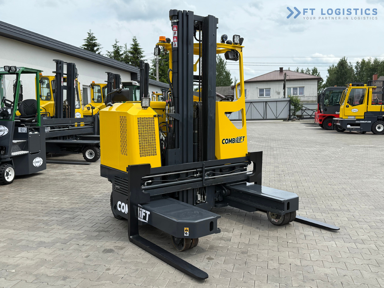 COMBILIFT MR / ELECTRIC / TRIPLEX – 6000MM / FULL FREE LIFT / WIDE POSITIONER / FORK SIDESHIFT / ONLY 1400 HOURS / LIKE NEW - Négyutas tolóoszlopos targoncá: 4 kép. COMBILIFT MR / ELECTRIC / TRIPLEX – 6000MM / FULL FREE LIFT / WIDE POSITIONER / FORK SIDESHIFT / ONLY 1400 HOURS / LIKE NEW - Négyutas tolóoszlopos targoncá: 4 kép.