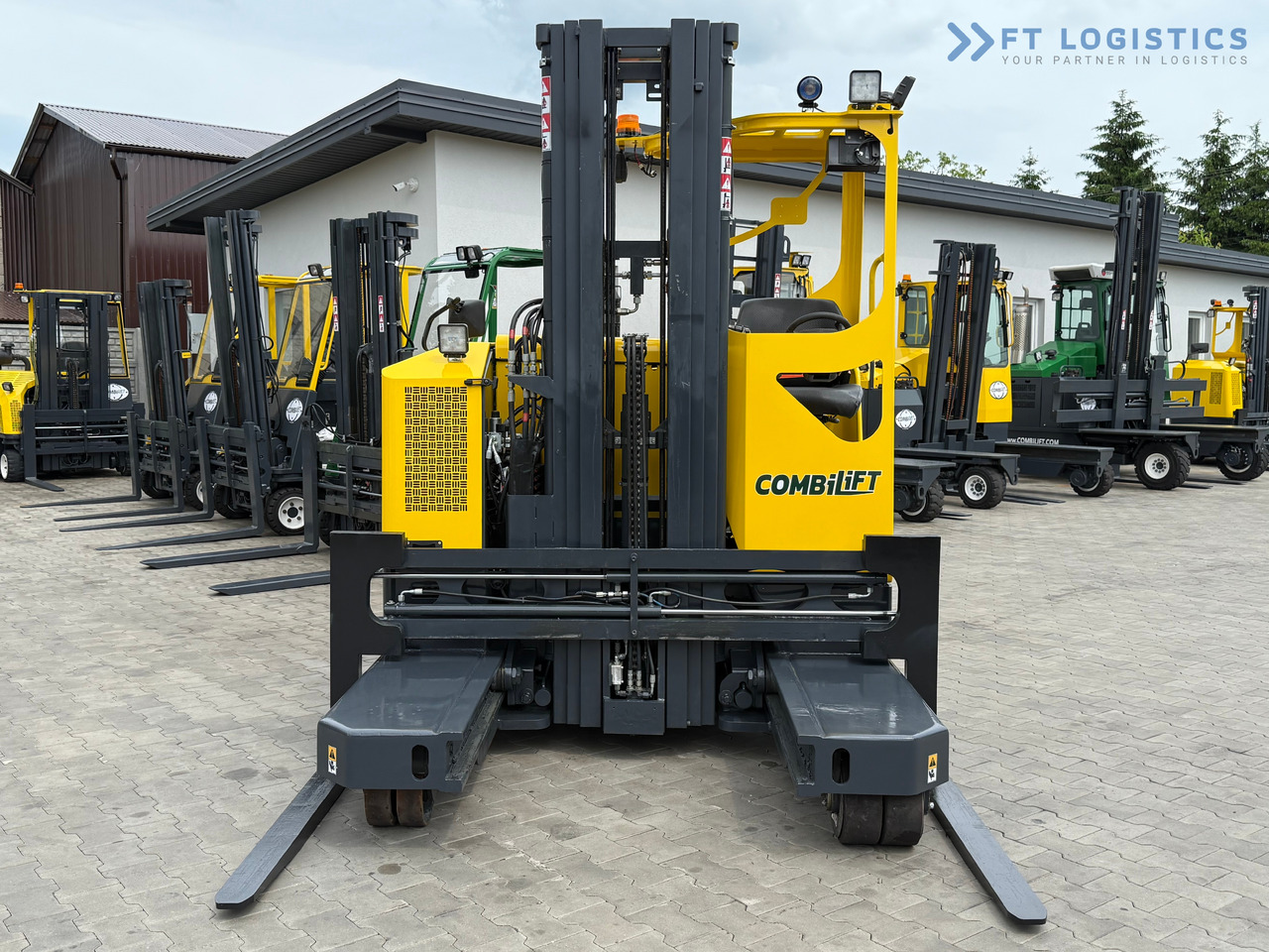 COMBILIFT MR / ELECTRIC / TRIPLEX – 6000MM / FULL FREE LIFT / WIDE POSITIONER / FORK SIDESHIFT / ONLY 1400 HOURS / LIKE NEW - Négyutas tolóoszlopos targoncá: 3 kép. COMBILIFT MR / ELECTRIC / TRIPLEX – 6000MM / FULL FREE LIFT / WIDE POSITIONER / FORK SIDESHIFT / ONLY 1400 HOURS / LIKE NEW - Négyutas tolóoszlopos targoncá: 3 kép.
