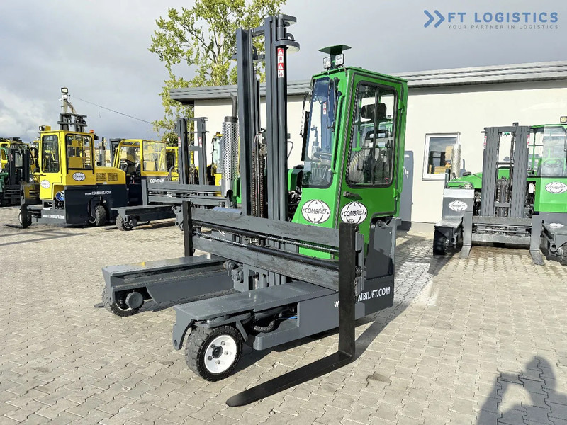 Combilift C3000 / DIESEL / DUPLEX 4200MM / FREE LIFT / WIDE FORK POSITIONER / FULL CABIN / EXCELLENT CONDITION / Wide range of four-way an - Négyutas tolóoszlopos targoncá: 1 kép. Combilift C3000 / DIESEL / DUPLEX 4200MM / FREE LIFT / WIDE FORK POSITIONER / FULL CABIN / EXCELLENT CONDITION / Wide range of four-way an - Négyutas tolóoszlopos targoncá: 1 kép.