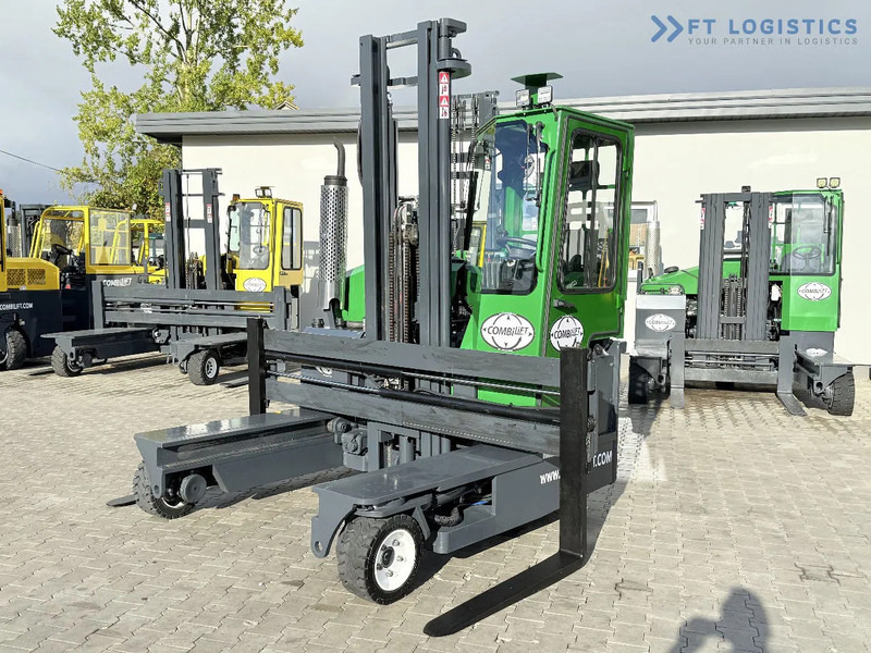 Combilift C3000 / DIESEL / DUPLEX 4200MM / FREE LIFT / WIDE FORK POSITIONER / FULL CABIN / EXCELLENT CONDITION / Wide range of four-way an - Négyutas tolóoszlopos targoncá: 2 kép. Combilift C3000 / DIESEL / DUPLEX 4200MM / FREE LIFT / WIDE FORK POSITIONER / FULL CABIN / EXCELLENT CONDITION / Wide range of four-way an - Négyutas tolóoszlopos targoncá: 2 kép.