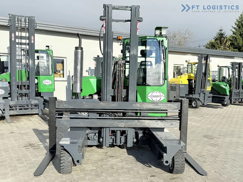 Combilift C3000 / DIESEL / DUPLEX 4200MM / FREE LIFT / WIDE FORK POSITIONER / FULL CABIN / EXCELLENT CONDITION / Wide range of four-way an - Négyutas tolóoszlopos targoncá: 4 kép. Combilift C3000 / DIESEL / DUPLEX 4200MM / FREE LIFT / WIDE FORK POSITIONER / FULL CABIN / EXCELLENT CONDITION / Wide range of four-way an - Négyutas tolóoszlopos targoncá: 4 kép.