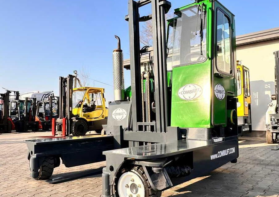 Combilift C3000 / DUPLEX / 4100MM / LPG / FREE LIFT / LIKE NEW - Négyutas tolóoszlopos targoncá: 5 kép. Combilift C3000 / DUPLEX / 4100MM / LPG / FREE LIFT / LIKE NEW - Négyutas tolóoszlopos targoncá: 5 kép.