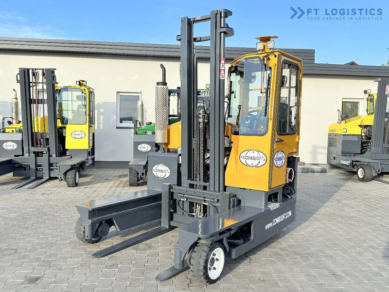 Combilift C3000 / GAS / DUPLEX 4500MM / ONLY 3096 HOURS / FORK SIDE SHIFT / FULL CABIN / EXCELLENT CONDITION / Wide range of four-way and - Négyutas tolóoszlopos targoncá: 3 kép. Combilift C3000 / GAS / DUPLEX 4500MM / ONLY 3096 HOURS / FORK SIDE SHIFT / FULL CABIN / EXCELLENT CONDITION / Wide range of four-way and - Négyutas tolóoszlopos targoncá: 3 kép.