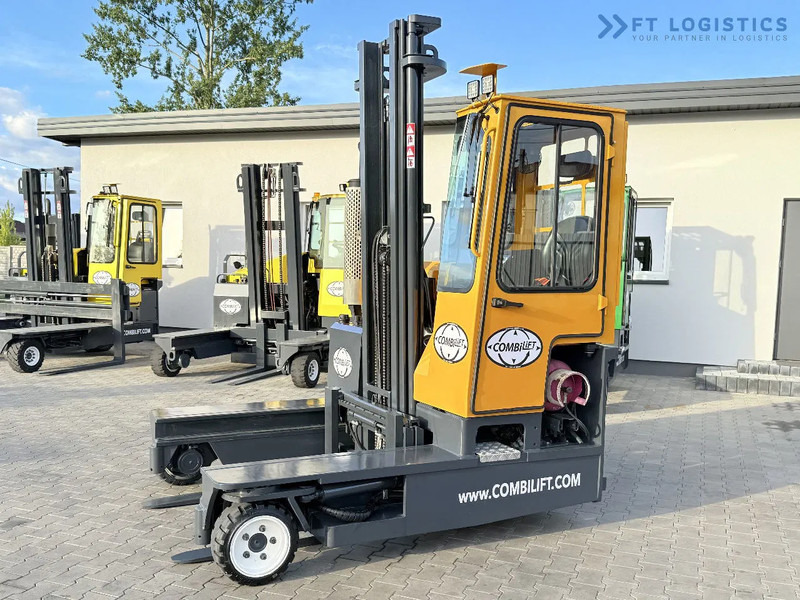 Combilift C3000 / GAS / DUPLEX 4500MM / ONLY 3096 HOURS / FORK SIDE SHIFT / FULL CABIN / EXCELLENT CONDITION / Wide range of four-way and - Négyutas tolóoszlopos targoncá: 2 kép. Combilift C3000 / GAS / DUPLEX 4500MM / ONLY 3096 HOURS / FORK SIDE SHIFT / FULL CABIN / EXCELLENT CONDITION / Wide range of four-way and - Négyutas tolóoszlopos targoncá: 2 kép.