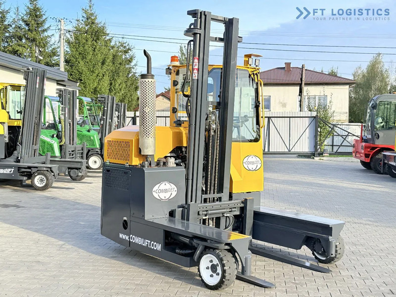 Combilift C3000 / GAS / DUPLEX 4500MM / ONLY 3096 HOURS / FORK SIDE SHIFT / FULL CABIN / EXCELLENT CONDITION / Wide range of four-way and - Négyutas tolóoszlopos targoncá: 5 kép. Combilift C3000 / GAS / DUPLEX 4500MM / ONLY 3096 HOURS / FORK SIDE SHIFT / FULL CABIN / EXCELLENT CONDITION / Wide range of four-way and - Négyutas tolóoszlopos targoncá: 5 kép.