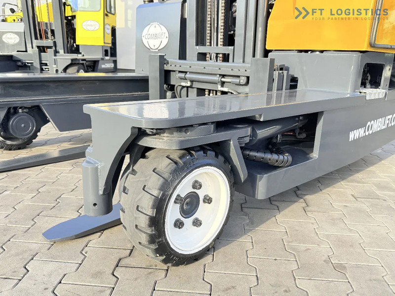 Combilift C3000 / GAS / DUPLEX 4500MM / ONLY 3096 HOURS / FORK SIDE SHIFT / FULL CABIN / EXCELLENT CONDITION / Wide range of four-way and - Négyutas tolóoszlopos targoncá: 4 kép. Combilift C3000 / GAS / DUPLEX 4500MM / ONLY 3096 HOURS / FORK SIDE SHIFT / FULL CABIN / EXCELLENT CONDITION / Wide range of four-way and - Négyutas tolóoszlopos targoncá: 4 kép.