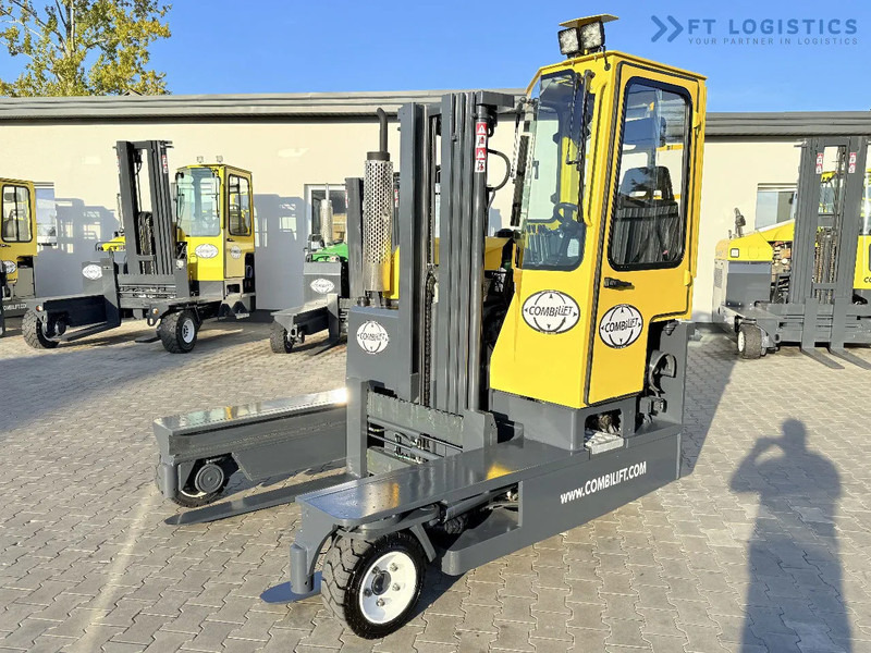 Combilift C3000 / GAS / TRIPLEX 4900MM / FREE LIFT / FORK POSITIONER / FULL CABIN / EXCELLENT CONDITION / Wide range of four-way and side - Négyutas tolóoszlopos targoncá: 1 kép. Combilift C3000 / GAS / TRIPLEX 4900MM / FREE LIFT / FORK POSITIONER / FULL CABIN / EXCELLENT CONDITION / Wide range of four-way and side - Négyutas tolóoszlopos targoncá: 1 kép.