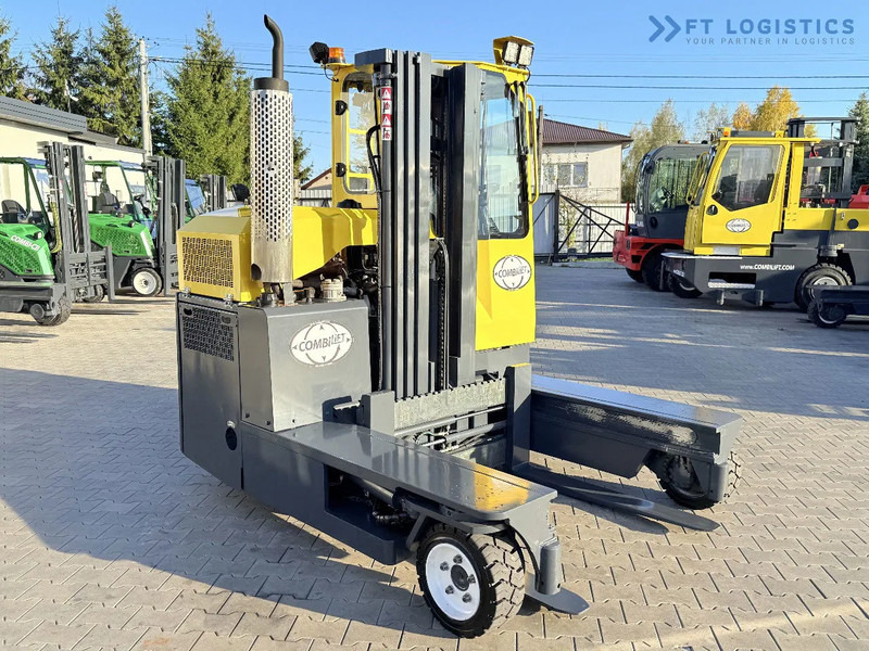 Combilift C3000 / GAS / TRIPLEX 4900MM / FREE LIFT / FORK POSITIONER / FULL CABIN / EXCELLENT CONDITION / Wide range of four-way and side - Négyutas tolóoszlopos targoncá: 5 kép. Combilift C3000 / GAS / TRIPLEX 4900MM / FREE LIFT / FORK POSITIONER / FULL CABIN / EXCELLENT CONDITION / Wide range of four-way and side - Négyutas tolóoszlopos targoncá: 5 kép.