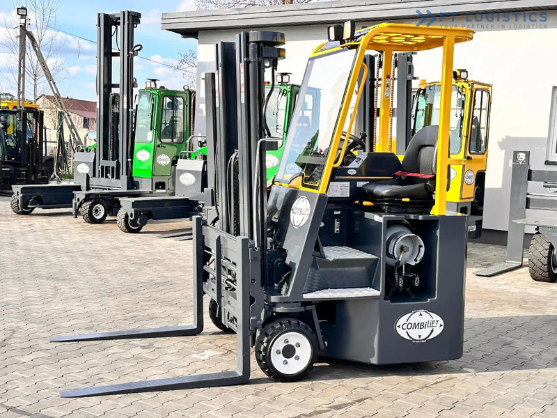 Combilift C3000CB / LPG / TRIPLEX / 4900MM / FREE LIFT / POSITIONER / LIKE NEW C3000CB / LPG / TRIPLEX / 4900MM / FREE LIFT / POSITIONER / - Négyutas tolóoszlopos targoncá: 3 kép. Combilift C3000CB / LPG / TRIPLEX / 4900MM / FREE LIFT / POSITIONER / LIKE NEW C3000CB / LPG / TRIPLEX / 4900MM / FREE LIFT / POSITIONER / - Négyutas tolóoszlopos targoncá: 3 kép.