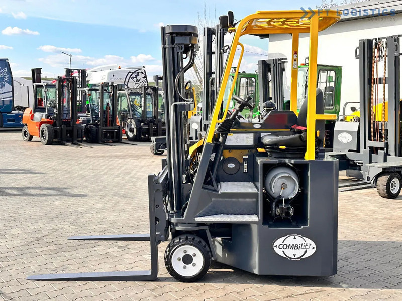 Combilift C3000CB / LPG / TRIPLEX / 4900MM / FREE LIFT / POSITIONER / LIKE NEW C3000CB / LPG / TRIPLEX / 4900MM / FREE LIFT / POSITIONER / - Négyutas tolóoszlopos targoncá: 5 kép. Combilift C3000CB / LPG / TRIPLEX / 4900MM / FREE LIFT / POSITIONER / LIKE NEW C3000CB / LPG / TRIPLEX / 4900MM / FREE LIFT / POSITIONER / - Négyutas tolóoszlopos targoncá: 5 kép.
