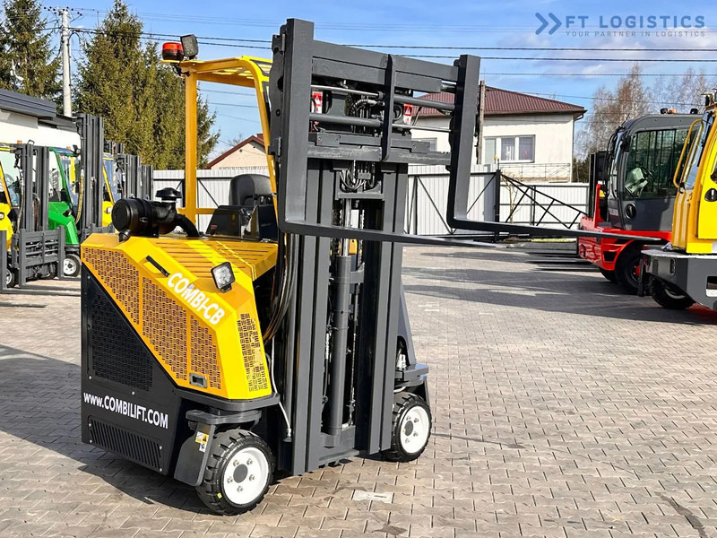 Combilift C3000CB / LPG / TRIPLEX / 4900MM / FREE LIFT / POSITIONER / LIKE NEW C3000CB / LPG / TRIPLEX / 4900MM / FREE LIFT / POSITIONER / - Négyutas tolóoszlopos targoncá: 1 kép. Combilift C3000CB / LPG / TRIPLEX / 4900MM / FREE LIFT / POSITIONER / LIKE NEW C3000CB / LPG / TRIPLEX / 4900MM / FREE LIFT / POSITIONER / - Négyutas tolóoszlopos targoncá: 1 kép.