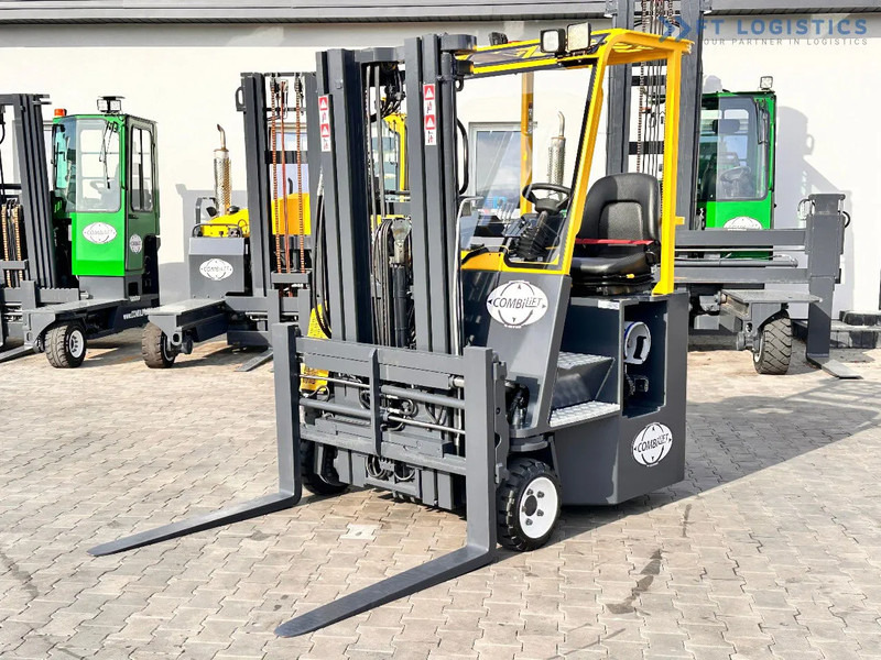 Combilift C3000CB / LPG / TRIPLEX / 4900MM / FREE LIFT / POSITIONER / LIKE NEW C3000CB / LPG / TRIPLEX / 4900MM / FREE LIFT / POSITIONER / - Négyutas tolóoszlopos targoncá: 4 kép. Combilift C3000CB / LPG / TRIPLEX / 4900MM / FREE LIFT / POSITIONER / LIKE NEW C3000CB / LPG / TRIPLEX / 4900MM / FREE LIFT / POSITIONER / - Négyutas tolóoszlopos targoncá: 4 kép.