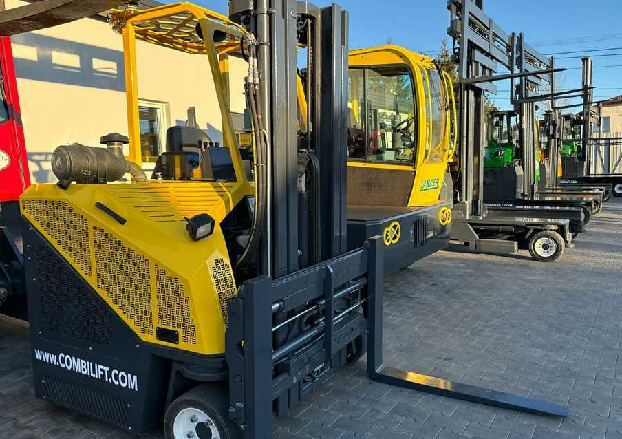 Négyutas tolóoszlopos targoncá Combilift C3000CB-Triplex 4900mm -2015 year: 7 kép.