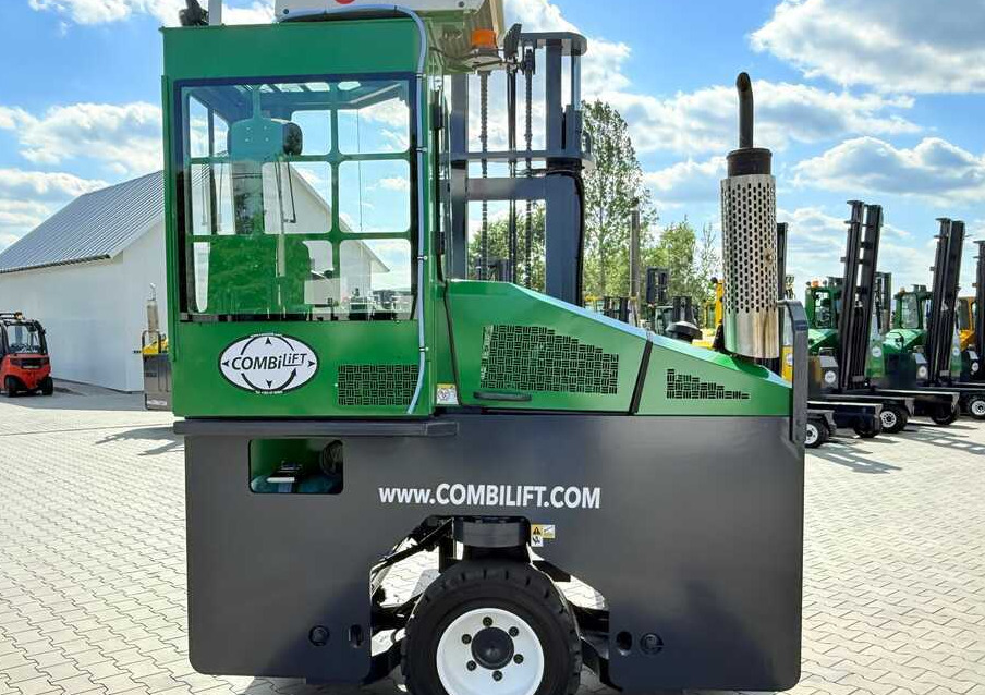 Négyutas tolóoszlopos targoncá Combilift C3500 / DUPLEX 4100MM / GAS / EXTENDABLE FORKS / CABIN / HEATING + AIR CONDITIONING / LIKE NEW: 22 kép.