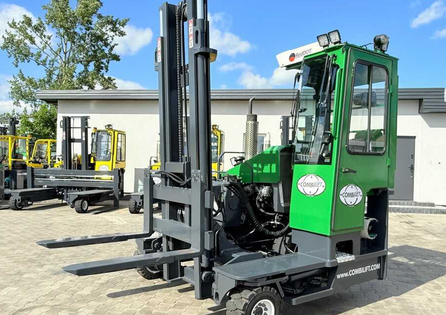 Négyutas tolóoszlopos targoncá Combilift C3500 / DUPLEX 4100MM / GAS / EXTENDABLE FORKS / CABIN / HEATING + AIR CONDITIONING / LIKE NEW: 15 kép.