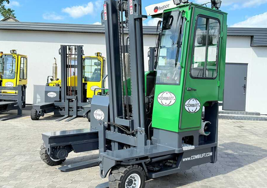 Combilift C3500 / DUPLEX 4100MM / GAS / EXTENDABLE FORKS / CABIN / HEATING + AIR CONDITIONING / LIKE NEW - Négyutas tolóoszlopos targoncá: 1 kép. Combilift C3500 / DUPLEX 4100MM / GAS / EXTENDABLE FORKS / CABIN / HEATING + AIR CONDITIONING / LIKE NEW - Négyutas tolóoszlopos targoncá: 1 kép.
