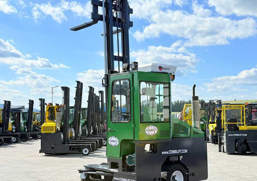 Négyutas tolóoszlopos targoncá Combilift C3500 / DUPLEX 4100MM / GAS / EXTENDABLE FORKS / CABIN / HEATING + AIR CONDITIONING / LIKE NEW: 30 kép.