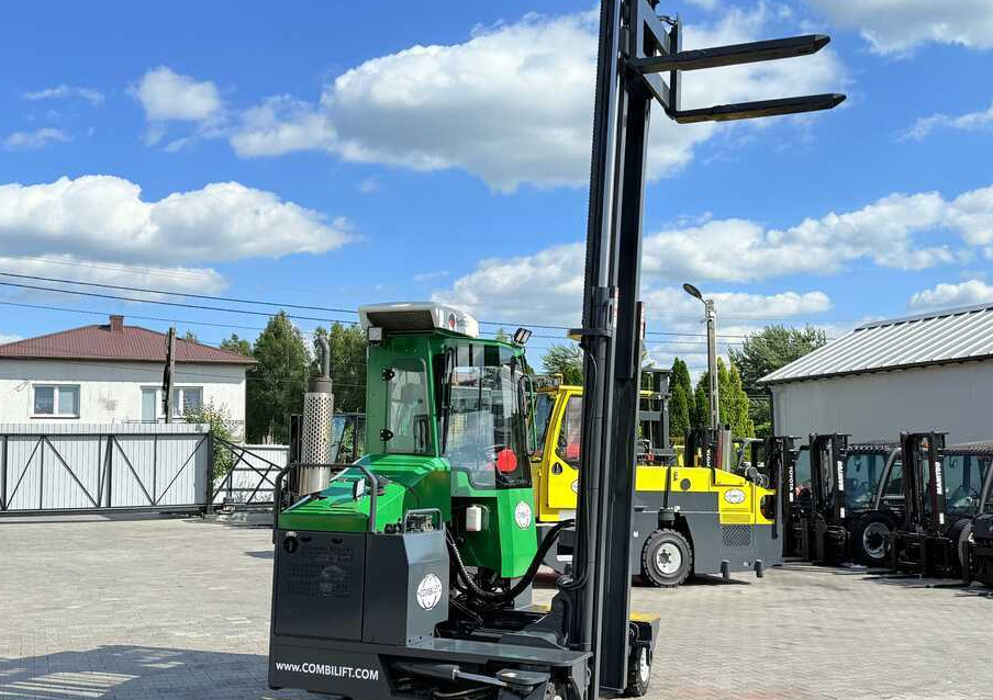 Négyutas tolóoszlopos targoncá Combilift C3500 / DUPLEX 4100MM / GAS / EXTENDABLE FORKS / CABIN / HEATING + AIR CONDITIONING / LIKE NEW: 27 kép.