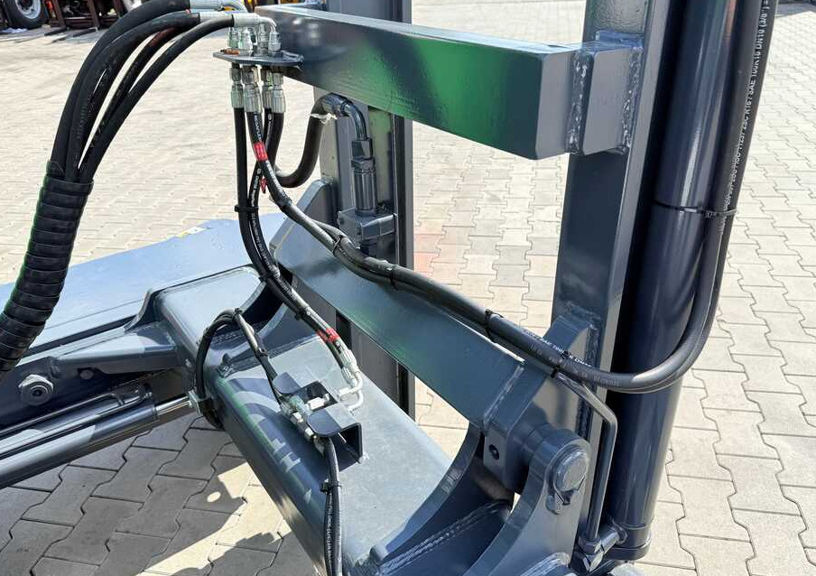 Négyutas tolóoszlopos targoncá Combilift C3500 / DUPLEX 4100MM / GAS / EXTENDABLE FORKS / CABIN / HEATING + AIR CONDITIONING / LIKE NEW: 35 kép.