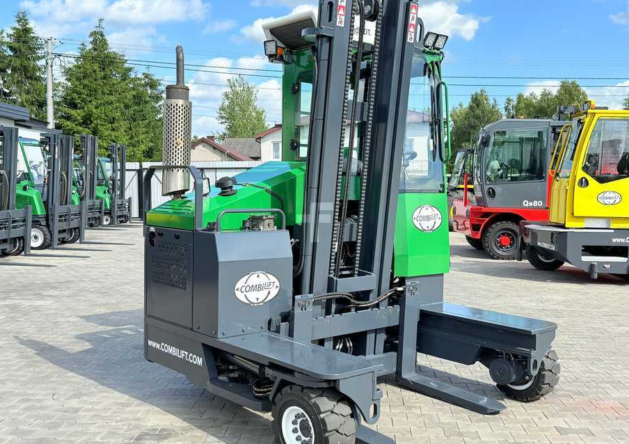 Combilift C3500 / DUPLEX 4100MM / GAS / EXTENDABLE FORKS / CABIN / HEATING + AIR CONDITIONING / LIKE NEW - Négyutas tolóoszlopos targoncá: 5 kép. Combilift C3500 / DUPLEX 4100MM / GAS / EXTENDABLE FORKS / CABIN / HEATING + AIR CONDITIONING / LIKE NEW - Négyutas tolóoszlopos targoncá: 5 kép.