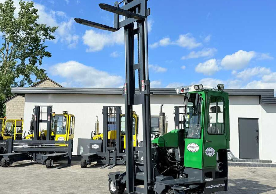 Négyutas tolóoszlopos targoncá Combilift C3500 / DUPLEX 4100MM / GAS / EXTENDABLE FORKS / CABIN / HEATING + AIR CONDITIONING / LIKE NEW: 25 kép.