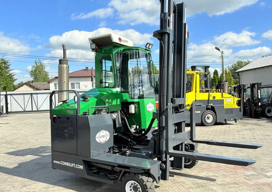 Négyutas tolóoszlopos targoncá Combilift C3500 / DUPLEX 4100MM / GAS / EXTENDABLE FORKS / CABIN / HEATING + AIR CONDITIONING / LIKE NEW: 16 kép.