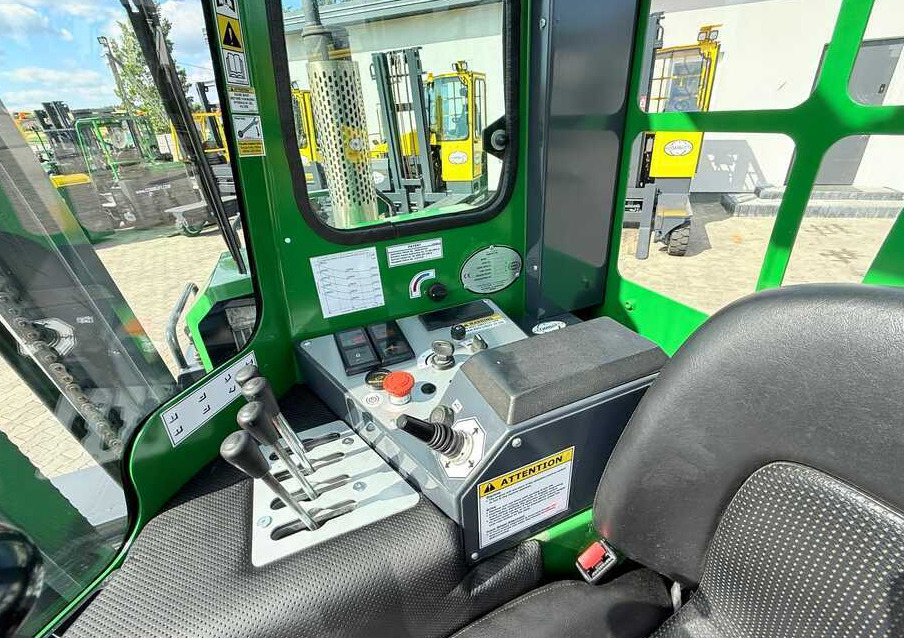 Négyutas tolóoszlopos targoncá Combilift C3500 / DUPLEX 4100MM / GAS / EXTENDABLE FORKS / CABIN / HEATING + AIR CONDITIONING / LIKE NEW: 11 kép.