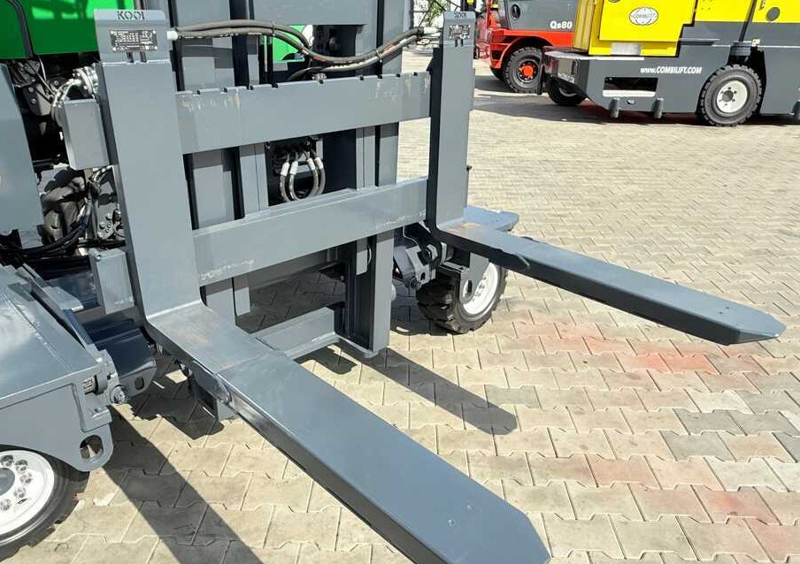 Négyutas tolóoszlopos targoncá Combilift C3500 / DUPLEX 4100MM / GAS / EXTENDABLE FORKS / CABIN / HEATING + AIR CONDITIONING / LIKE NEW: 18 kép.
