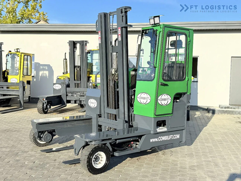 Combilift C4000 / DIESEL / DUPLEX 4100MM / FREE LIFT / SIDE SHIFT / FULL CABIN / EXCELLENT CONDITION / Wide range of four-way and side loa - Négyutas tolóoszlopos targoncá: 1 kép. Combilift C4000 / DIESEL / DUPLEX 4100MM / FREE LIFT / SIDE SHIFT / FULL CABIN / EXCELLENT CONDITION / Wide range of four-way and side loa - Négyutas tolóoszlopos targoncá: 1 kép.