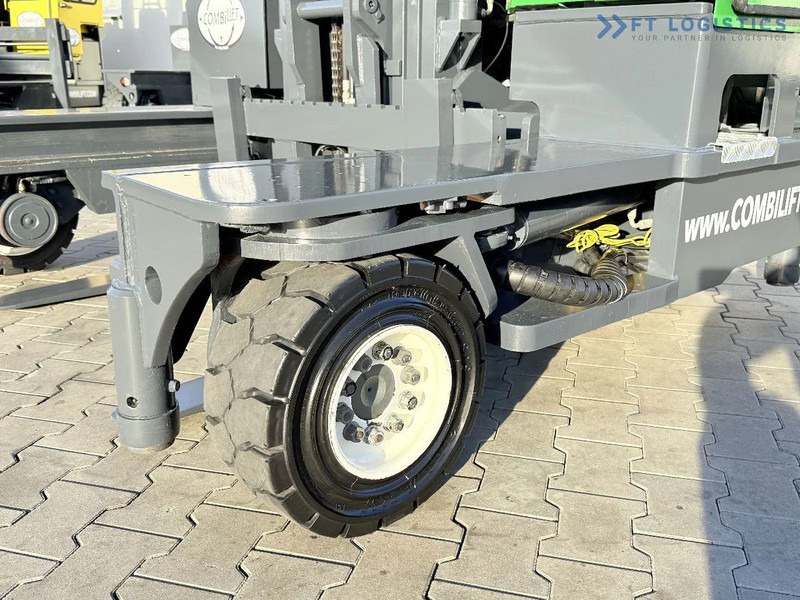 Combilift C4000 / GAS / TRIPLEX - 6900MM / FREE-LIFT / FULL CABIN C4000 / GAS / TRIPLEX - 6900MM / FREE-LIFT / FULL CABIN - Négyutas tolóoszlopos targoncá: 4 kép. Combilift C4000 / GAS / TRIPLEX - 6900MM / FREE-LIFT / FULL CABIN C4000 / GAS / TRIPLEX - 6900MM / FREE-LIFT / FULL CABIN - Négyutas tolóoszlopos targoncá: 4 kép.