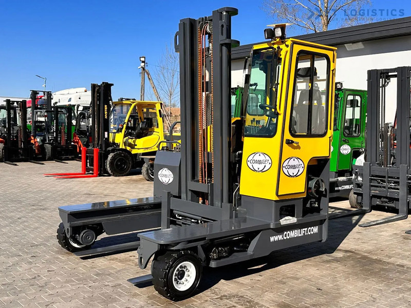Combilift C4000 / LPG / DUPLEX / 4100MM / SCALE / SIDE SHIFT / LIKE NEW C4000 / LPG / DUPLEX / 4100MM / SCALE / SIDE SHIFT / LIKE NEW - Négyutas tolóoszlopos targoncá: 1 kép. Combilift C4000 / LPG / DUPLEX / 4100MM / SCALE / SIDE SHIFT / LIKE NEW C4000 / LPG / DUPLEX / 4100MM / SCALE / SIDE SHIFT / LIKE NEW - Négyutas tolóoszlopos targoncá: 1 kép.