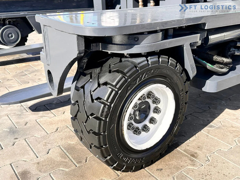 Combilift C4000 / LPG / DUPLEX / 4500MM / FREE LIFT / LIKE NEW C4000 / LPG / DUPLEX / 4500MM / FREE LIFT / LIKE NEW - Négyutas tolóoszlopos targoncá: 4 kép. Combilift C4000 / LPG / DUPLEX / 4500MM / FREE LIFT / LIKE NEW C4000 / LPG / DUPLEX / 4500MM / FREE LIFT / LIKE NEW - Négyutas tolóoszlopos targoncá: 4 kép.