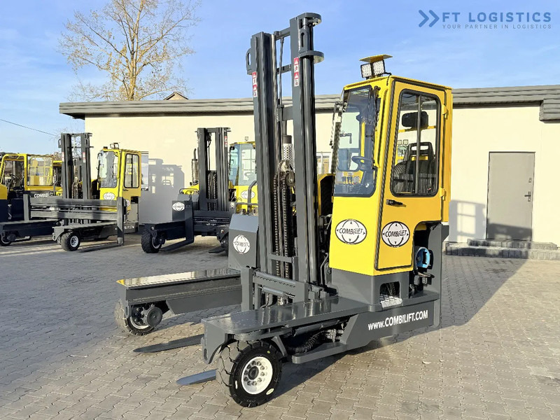 Combilift C4000 – LPG – DUPLEX 4600mm – FREE LIFT – SIDE SHIFT – EXCELLENT CONDITION Wide selection of four-way and side-loading forklifts - Négyutas tolóoszlopos targoncá: 2 kép. Combilift C4000 – LPG – DUPLEX 4600mm – FREE LIFT – SIDE SHIFT – EXCELLENT CONDITION Wide selection of four-way and side-loading forklifts - Négyutas tolóoszlopos targoncá: 2 kép.