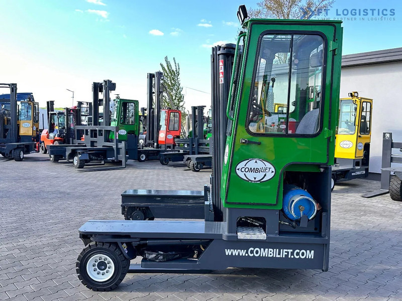 Combilift C4000 / TRIPLEX / 4900MM / LPG / FREE LIFT / FORK SHIFT / LIKE NEW C4000 / TRIPLEX / 4900MM / LPG / FREE LIFT / FORK SHIFT / LIK - Négyutas tolóoszlopos targoncá: 2 kép. Combilift C4000 / TRIPLEX / 4900MM / LPG / FREE LIFT / FORK SHIFT / LIKE NEW C4000 / TRIPLEX / 4900MM / LPG / FREE LIFT / FORK SHIFT / LIK - Négyutas tolóoszlopos targoncá: 2 kép.