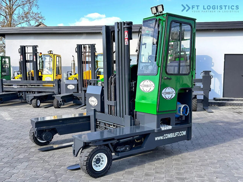 Combilift C4000 / TRIPLEX / 4900MM / LPG / FREE LIFT / FORK SHIFT / LIKE NEW C4000 / TRIPLEX / 4900MM / LPG / FREE LIFT / FORK SHIFT / LIK - Négyutas tolóoszlopos targoncá: 1 kép. Combilift C4000 / TRIPLEX / 4900MM / LPG / FREE LIFT / FORK SHIFT / LIKE NEW C4000 / TRIPLEX / 4900MM / LPG / FREE LIFT / FORK SHIFT / LIK - Négyutas tolóoszlopos targoncá: 1 kép.