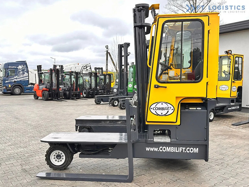 Combilift C4500 / DUPLEX / 4050MM / DIESEL / WIDE POSITIONER / FREE LIFT C4500 / DUPLEX / 4050MM / DIESEL / WIDE POSITIONER / FREE LIFT - Négyutas tolóoszlopos targoncá: 2 kép. Combilift C4500 / DUPLEX / 4050MM / DIESEL / WIDE POSITIONER / FREE LIFT C4500 / DUPLEX / 4050MM / DIESEL / WIDE POSITIONER / FREE LIFT - Négyutas tolóoszlopos targoncá: 2 kép.