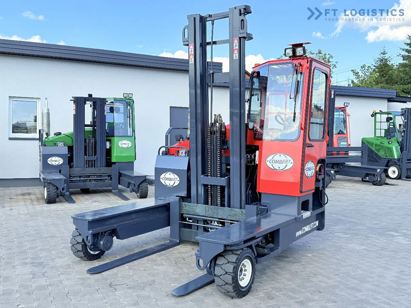 Combilift C4500 / GAS / DUPLEX - 4500MM / POSITIONER / FREE LIFT / FULL CABIN / ONLY 6178H / CONDITION - LIKE NEW! C4500 / GAS / DUPLEX - - Négyutas tolóoszlopos targoncá: 4 kép. Combilift C4500 / GAS / DUPLEX - 4500MM / POSITIONER / FREE LIFT / FULL CABIN / ONLY 6178H / CONDITION - LIKE NEW! C4500 / GAS / DUPLEX - - Négyutas tolóoszlopos targoncá: 4 kép.