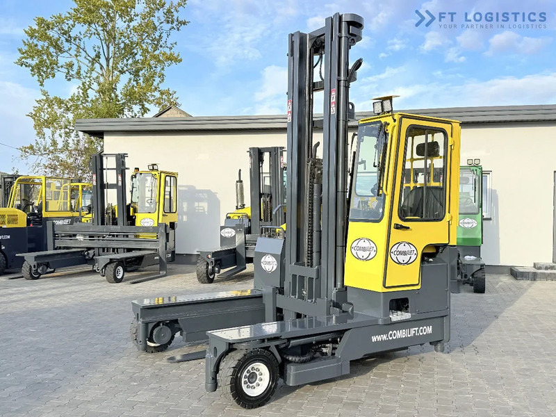Combilift C5000 / DIESEL / TRIPLEX 7600MM / FULL FREE LIFT / FORK POSITIONER / HEATING / FULL HEATED CABIN / EXCELLENT CONDITION / Wide ra - Négyutas tolóoszlopos targoncá: 1 kép. Combilift C5000 / DIESEL / TRIPLEX 7600MM / FULL FREE LIFT / FORK POSITIONER / HEATING / FULL HEATED CABIN / EXCELLENT CONDITION / Wide ra - Négyutas tolóoszlopos targoncá: 1 kép.