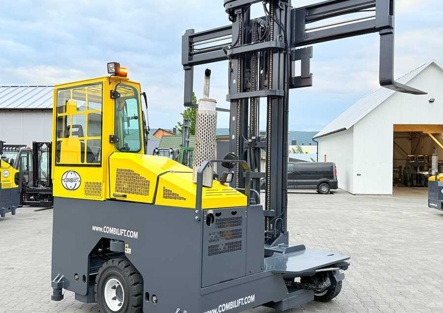 Négyutas tolóoszlopos targoncá Combilift C5000 / TRIPLEX 7500MM / WIDE FORK POSITIONER / FREE LIFT / NEW TYRES / HEATED CABIN: 33 kép.