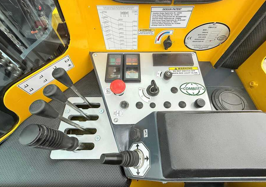 Négyutas tolóoszlopos targoncá Combilift C5000 / TRIPLEX 7500MM / WIDE FORK POSITIONER / FREE LIFT / NEW TYRES / HEATED CABIN: 16 kép.