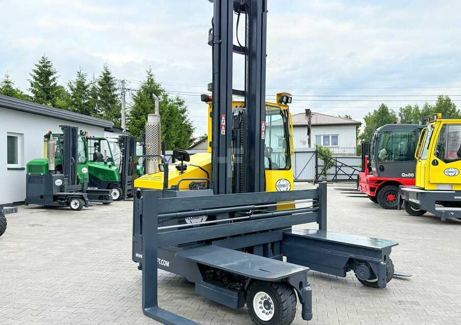 Combilift C5000 / TRIPLEX 7500MM / WIDE FORK POSITIONER / FREE LIFT / NEW TYRES / HEATED CABIN - Négyutas tolóoszlopos targoncá: 4 kép. Combilift C5000 / TRIPLEX 7500MM / WIDE FORK POSITIONER / FREE LIFT / NEW TYRES / HEATED CABIN - Négyutas tolóoszlopos targoncá: 4 kép.