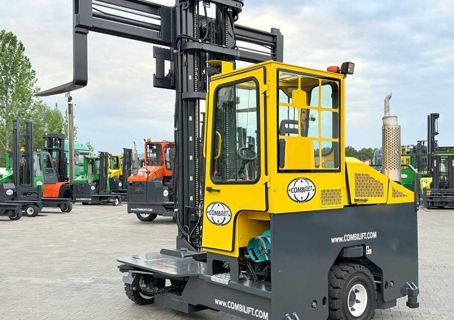 Négyutas tolóoszlopos targoncá Combilift C5000 / TRIPLEX 7500MM / WIDE FORK POSITIONER / FREE LIFT / NEW TYRES / HEATED CABIN: 22 kép.