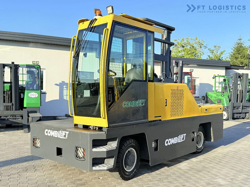 Combilift C5000FSL / DIESEL / DUPLEX - 4000MM / FREE-LIFT / CABIN / A wide range of four-way and side loaders, tailored to diverse needs a - Oldalrakodó targoncá: 1 kép. Combilift C5000FSL / DIESEL / DUPLEX - 4000MM / FREE-LIFT / CABIN / A wide range of four-way and side loaders, tailored to diverse needs a - Oldalrakodó targoncá: 1 kép.