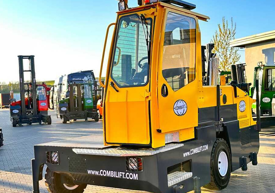 Combilift C5000SL-2019 year-Free lift - Like new - Négyutas tolóoszlopos targoncá: 3 kép. Combilift C5000SL-2019 year-Free lift - Like new - Négyutas tolóoszlopos targoncá: 3 kép.