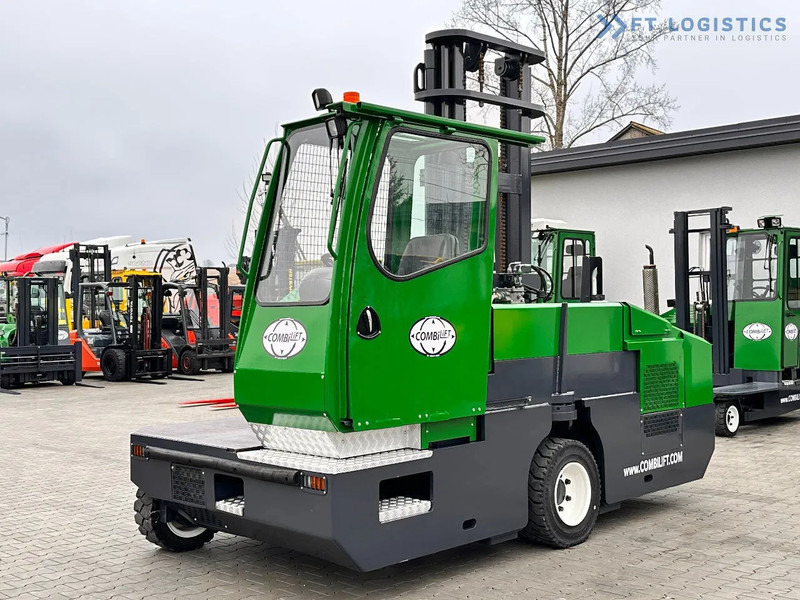 Combilift C5000SL / DIESEL / 4500MM / DUPLEX / CABIN / PLATFORMS / LIKE NEW C5000SL / DIESEL / 4500MM / DUPLEX / CABIN / PLATFORMS / LIKE - Oldalrakodó targoncá: 2 kép. Combilift C5000SL / DIESEL / 4500MM / DUPLEX / CABIN / PLATFORMS / LIKE NEW C5000SL / DIESEL / 4500MM / DUPLEX / CABIN / PLATFORMS / LIKE - Oldalrakodó targoncá: 2 kép.