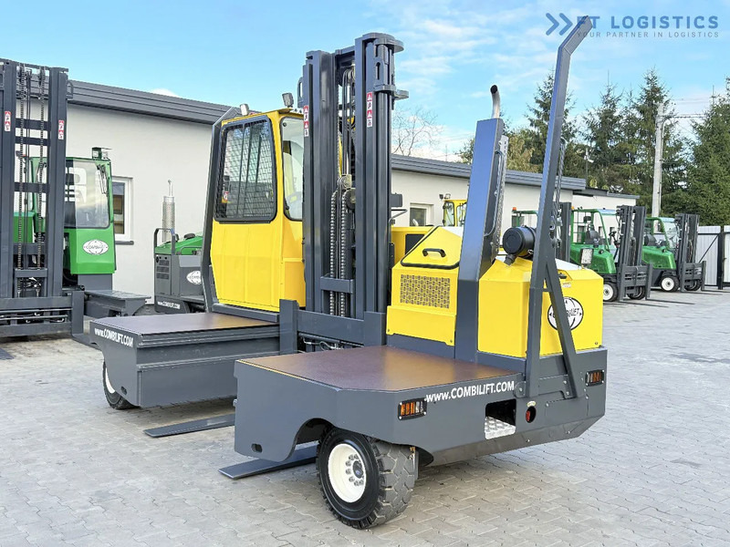 Combilift C5000SR / DIESEL / TRIPLEX MAST – 6100 MM / FORK POSITIONER / FULL CABIN C5000SR / DIESEL / TRIPLEX MAST – 6100 MM / FORK POSITI - Oldalrakodó targoncá: 3 kép. Combilift C5000SR / DIESEL / TRIPLEX MAST – 6100 MM / FORK POSITIONER / FULL CABIN C5000SR / DIESEL / TRIPLEX MAST – 6100 MM / FORK POSITI - Oldalrakodó targoncá: 3 kép.