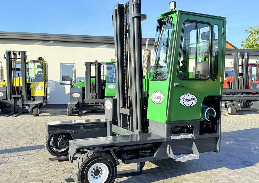 Combilift C5000XL / GAS / DUPLEX 4000 / POSITIONER / FULL CABIN / LIKE NEW - Négyutas tolóoszlopos targoncá: 1 kép. Combilift C5000XL / GAS / DUPLEX 4000 / POSITIONER / FULL CABIN / LIKE NEW - Négyutas tolóoszlopos targoncá: 1 kép.