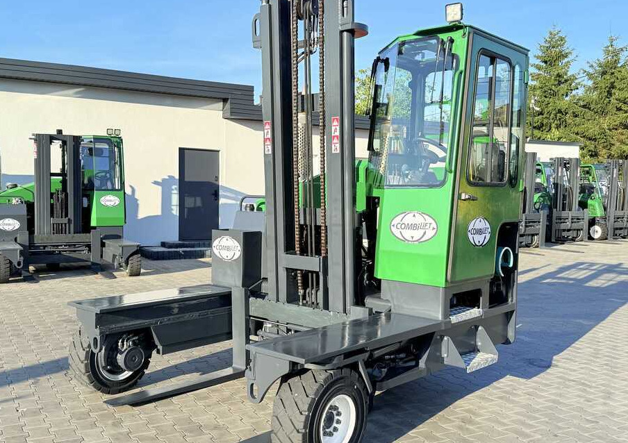 Combilift C5000XL / GAS / DUPLEX 4000 / POSITIONER / FULL CABIN / LIKE NEW - Négyutas tolóoszlopos targoncá: 2 kép. Combilift C5000XL / GAS / DUPLEX 4000 / POSITIONER / FULL CABIN / LIKE NEW - Négyutas tolóoszlopos targoncá: 2 kép.