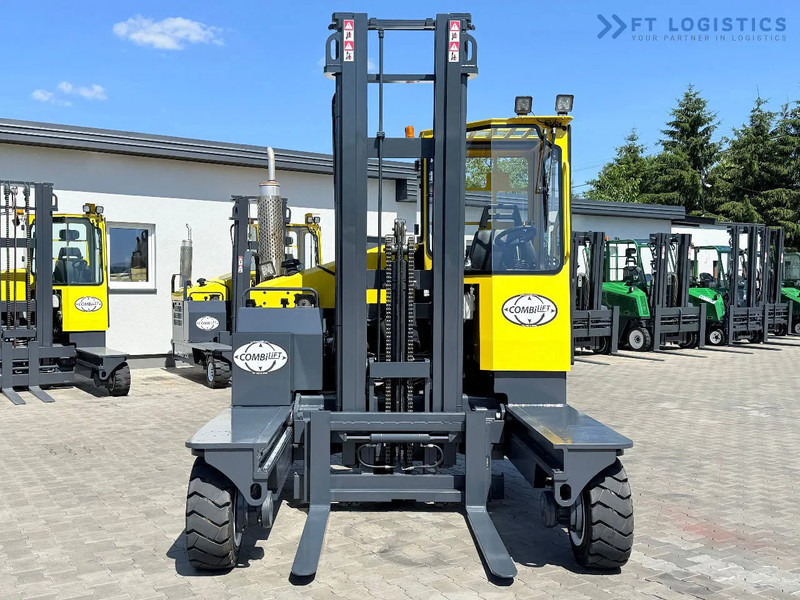 Combilift C5000XL / GAS / DUPLEX / 4500MM / FREE LIFT / SIDESHIFT / FORK POSITIONER / XL CABIN / NEW TYRES C5000XL / GAS / DUPLEX / 4500MM - Négyutas tolóoszlopos targoncá: 5 kép. Combilift C5000XL / GAS / DUPLEX / 4500MM / FREE LIFT / SIDESHIFT / FORK POSITIONER / XL CABIN / NEW TYRES C5000XL / GAS / DUPLEX / 4500MM - Négyutas tolóoszlopos targoncá: 5 kép.